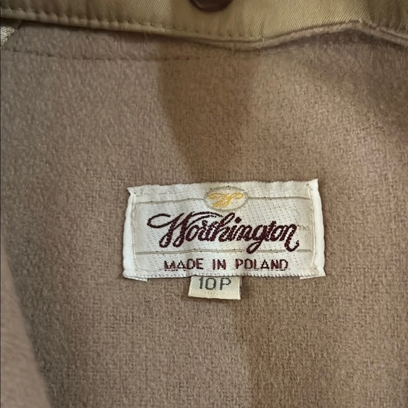 Worthington Beige Trench Coat with Belted Waist and Epaulettes Fully lined wool - Picture 5 of 17